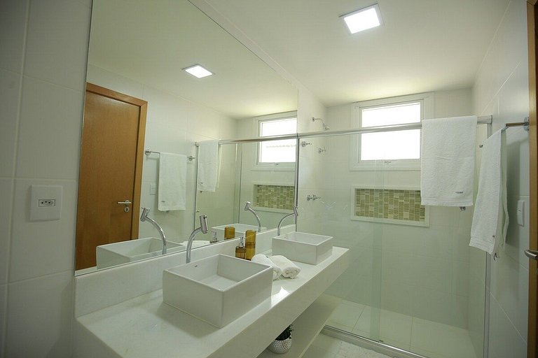 Casa Luxo em Guarajuba | 5 Suítes | Piscina Privativa | Cond